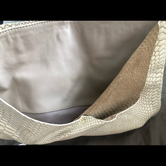 New NWT Halston Heritage cream beige leather croc patent shoulder hobo bag - Picture 9 of 10